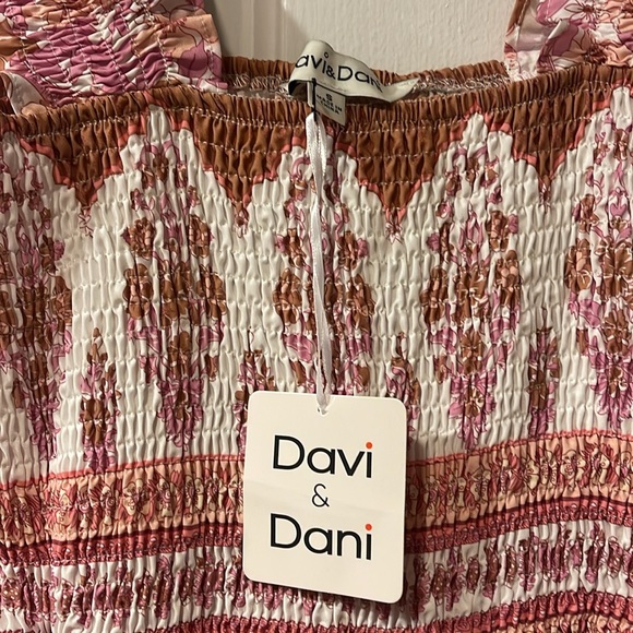 NWT David& Dani pink floral jumpsuit size S - Picture 3 of 4